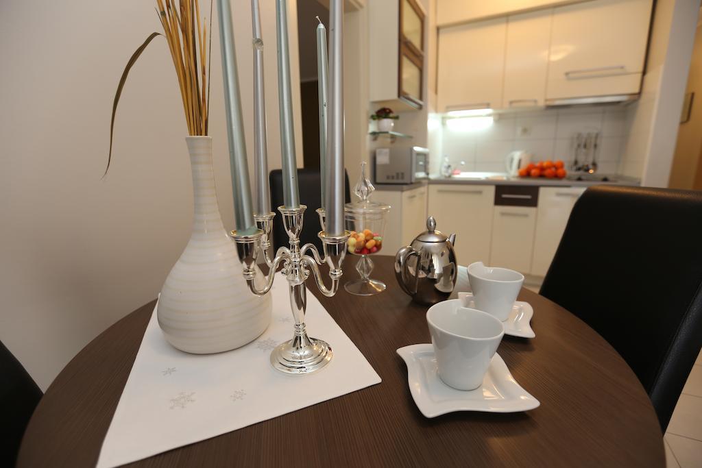 Apartments Lavica Beach Dumicic 珀德垂那 外观 照片