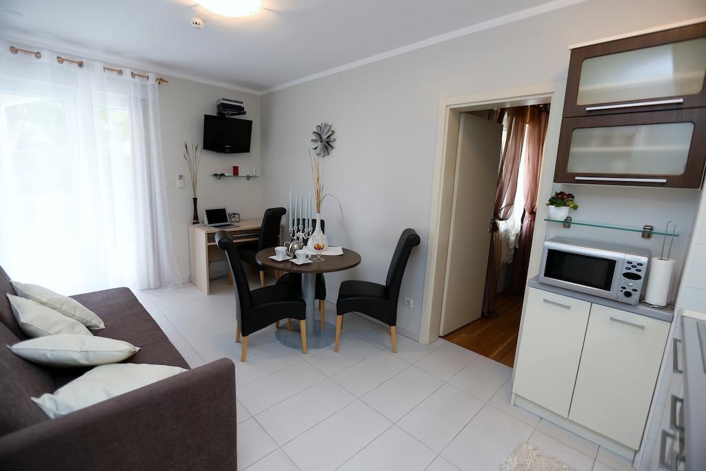 Apartments Lavica Beach Dumicic 珀德垂那 客房 照片